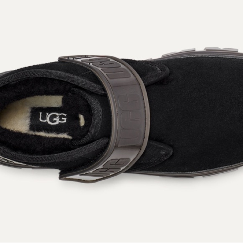 UGGS - Picture 3 of 5